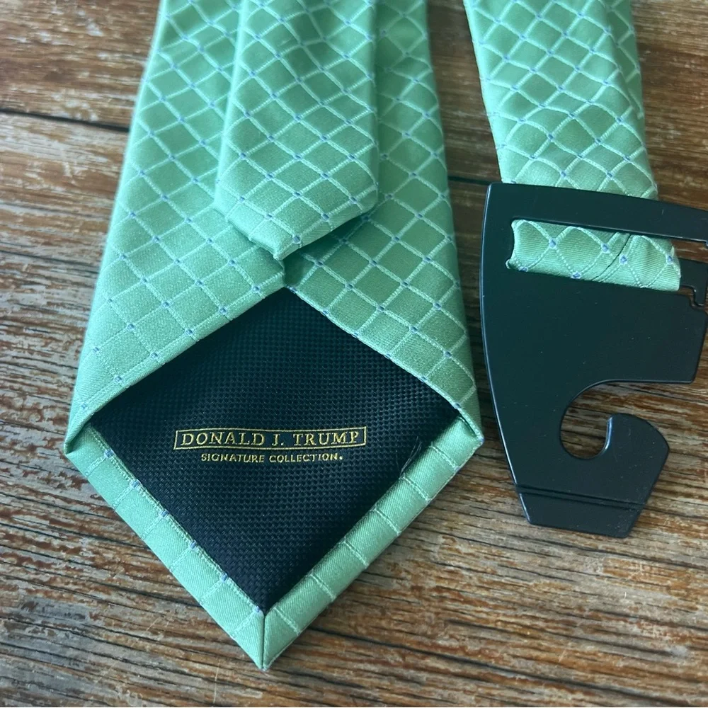 Donald J Trump Signature Collection Silk Tie Green